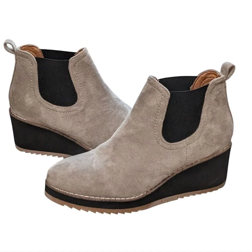 Corky's Love you a Latte gray faux suede wedge bootie size 8 platform casual